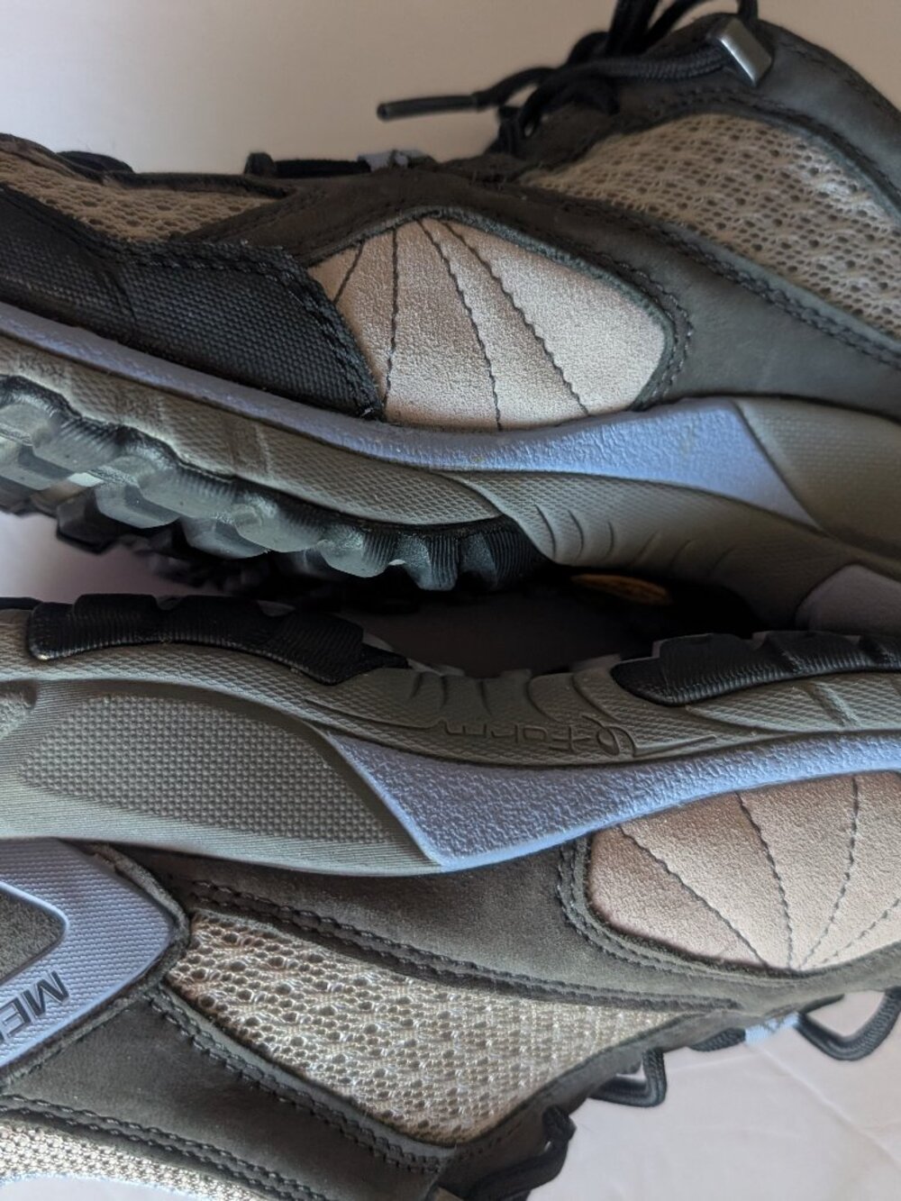 MERRELL WOMEN'S SIZE 8 VIBRAM BLUE/GRAY ATHLETIC SHOES